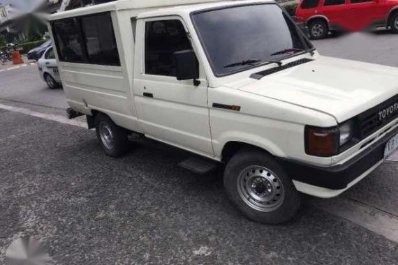 Toyota Tamaraw fx tag revo elf