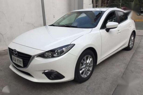 2015 Mazda3 1.5 SKYACTIV hatchback - AT (pearl white)