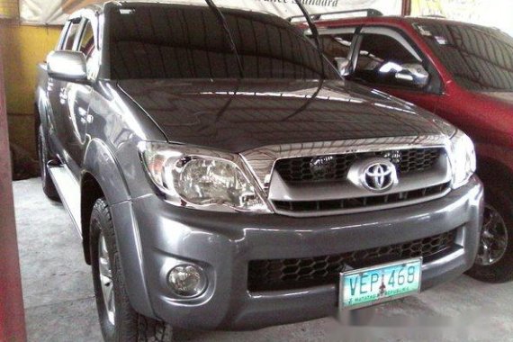 Silver / Grey Toyota Hilux 2010 for sale 