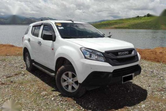 2015 MUX Manual Diesel alt montero fortuner strada everest hilux mux