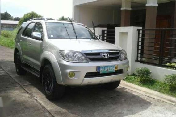 Toyota Fortuner G DIESEL alt montero innova strada hilux e v gls glx s
