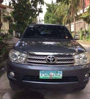 Well Maintained 2011 Toyota Fortuner V Diesel AT For Sale