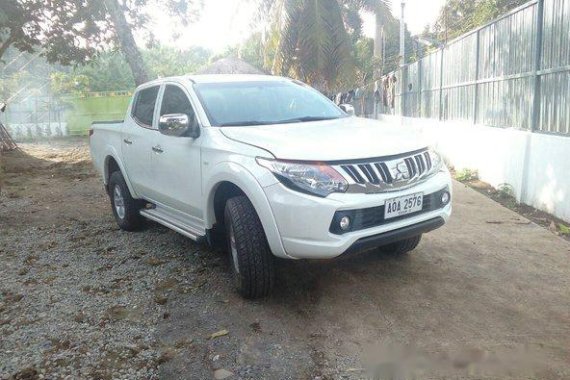 Mitsubishi Strada 2015 White for sale