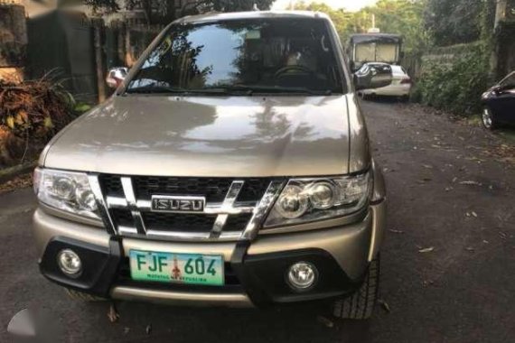 2013 Isuzu Crosswind Sportivo X manual very low mileage diesel.