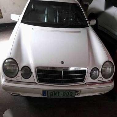 Selling this M-Benz Vintage Car