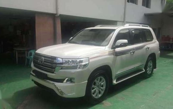 Perfect Condition 2017 Toyota Land Cruiser AT For Sale