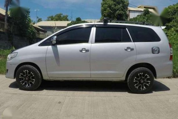 Fresh Toyota Innova E 2012 MT Silver For Sale 