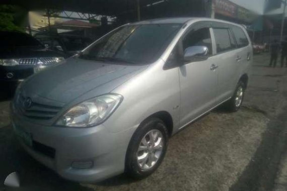 For sale 2011 Toyota Innova e manual 
