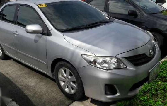 Toyota Corolla Altis 2013 MT like new for sale 