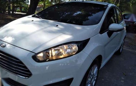Ford Fiesta 2015 MT White HB For Sale 
