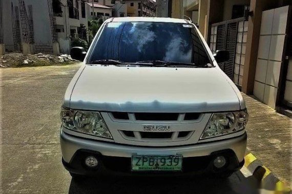 2008 Isuzu Crosswind Automatic Diesel well maintained for sale 