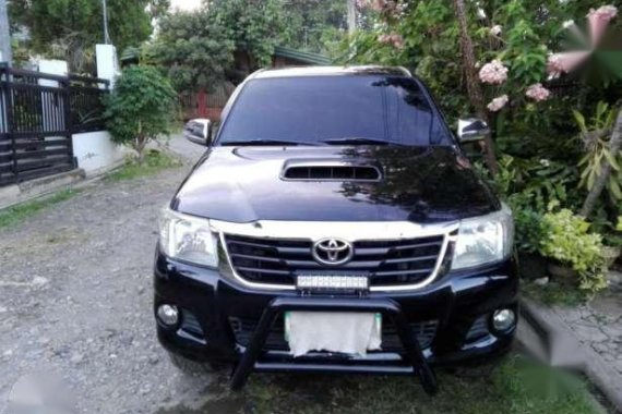 For sale Toyota Hilux 2013 model 