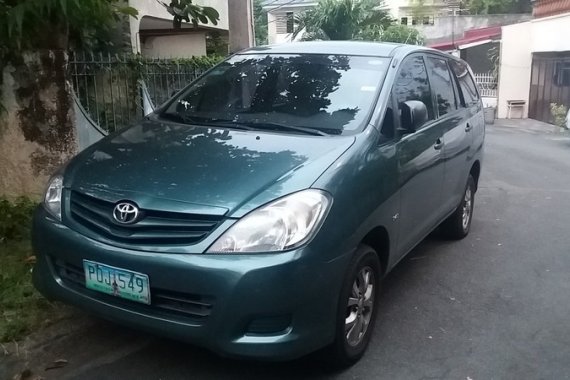 2011 Toyota Innova E GREEN FOR SALE