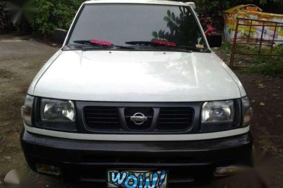 Fresh Nissan Frontier 2000 MT White For Sale 