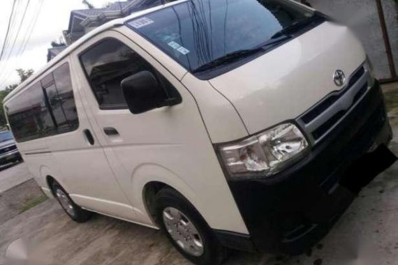 Toyota Hiace Commuter 2011 MT White For Sale 