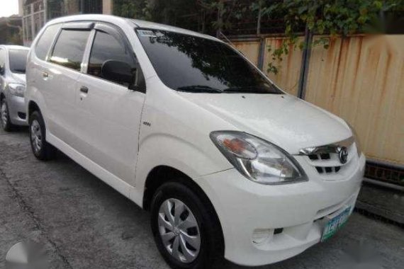 For sale Toyota Avanza 1.3J White 2011