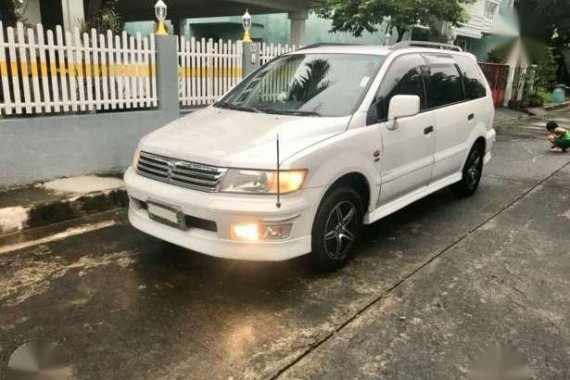 2003 Mitsubishi Grandis Chariot AT White For Sale 