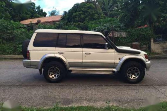 2003 Mitsubishi Pajero 4x4 AT White For Sale 