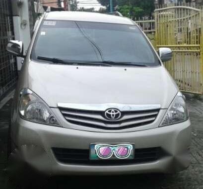 First Owned Toyota Innova E 2012 AT For Sale