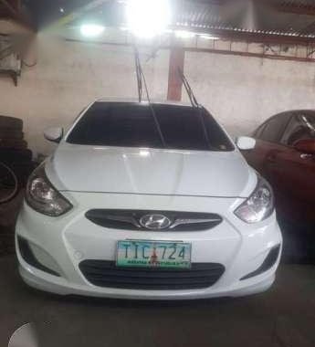 Hyundai Accent 1.4 MT White Sedan For Sale 