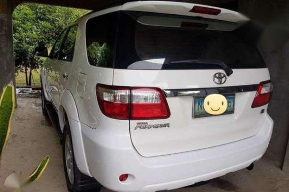 Toyota Fortuner 2010 4x2 AT White For Sale 