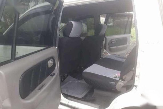 Isuzu Crosswind XUV 2002 MT White For Sale 