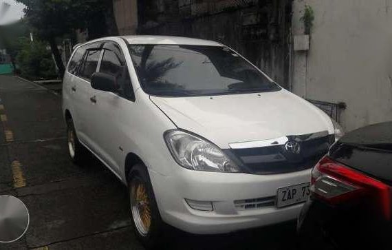 Toyota Innova J Gas 2005 White For Sale 