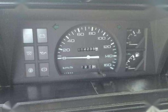 2006 Nissan Urvan Escapade MT White For Sale 