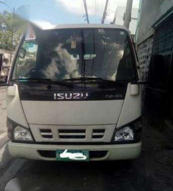 For sale Isuzu NHR 2009 model 