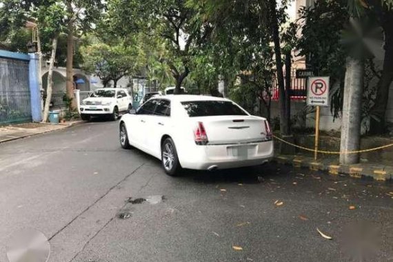 2011 Chrysler 300c 3.6 v6 pearlwhite for sale 