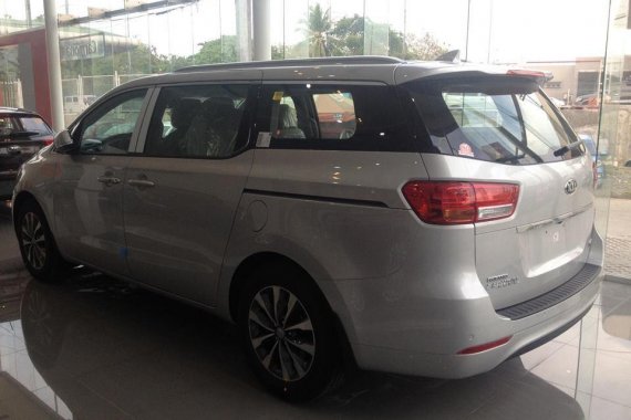 Kia Carnival 2017 P2,095,000 for sale