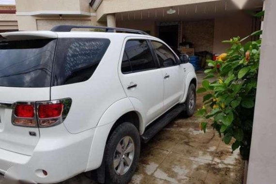 2006 Toyota Fortuner white color for sale 