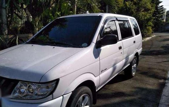 Isuza Crosswind XL 2013 Manual White For Sale 