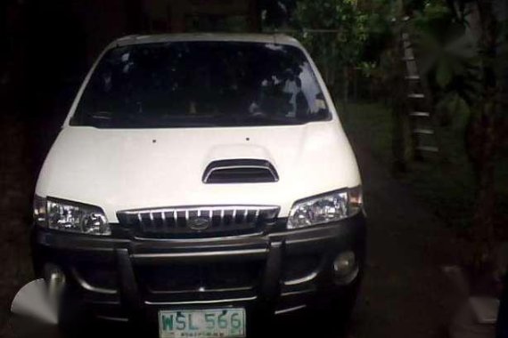 Hyundai Starex 2000 MT Van White For Sale 