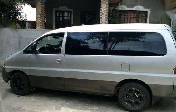 Hyundai Starex 2007 MT Silver Van For Sale 