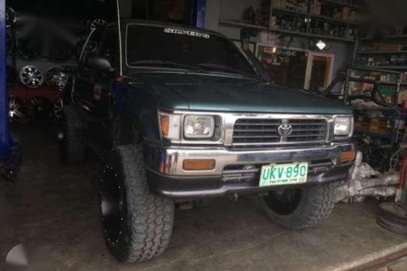 Toyota Hilux Local 1997 4x4 MT Green For Sale 