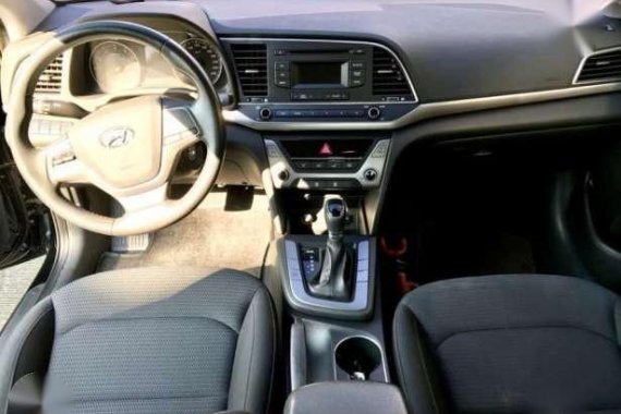 Almost New 2017 Hyundai Elantra 2.0 Variant AT For Sale