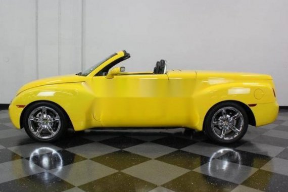 Well-kept 2004 Chevrolet SSR LS for sale