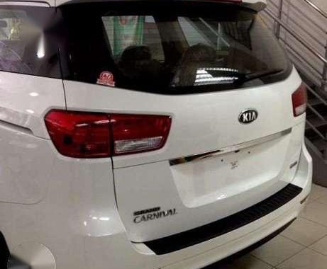 Like New Kia Grand Carnival for sale