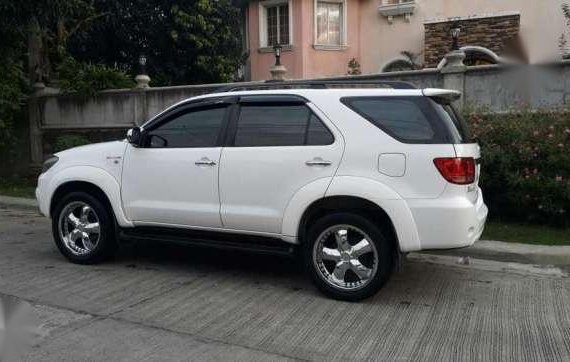 Toyota Fortuner Vvti Gas 2007 White For Sale 