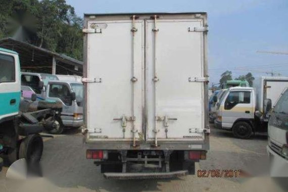 Isuzu Elf Refrigerated Van 10ft White For Sale 