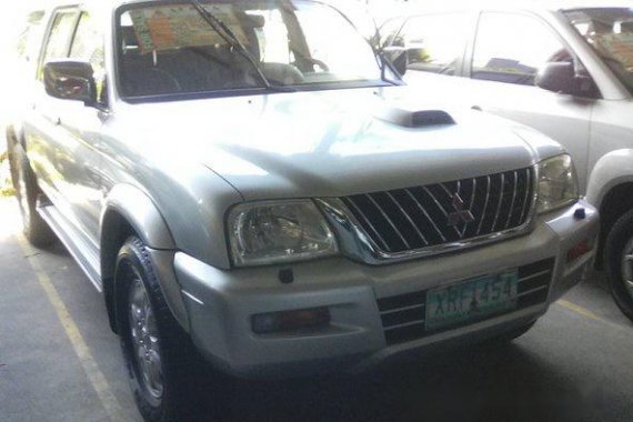 Mitsubishi Strada 2004 silver for sale