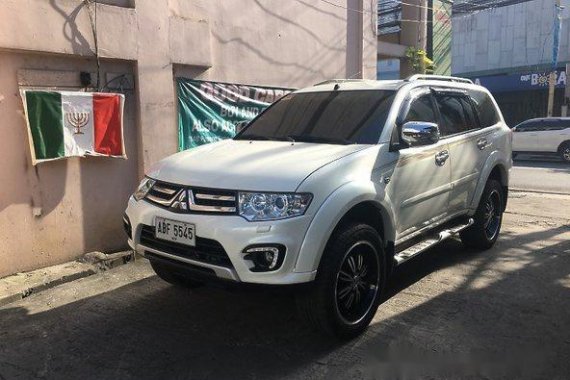 Mitsubishi Montero Sport 2015 white for sale