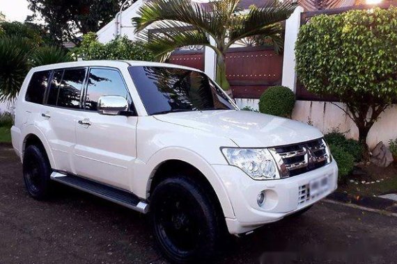 Mitsubishi Pajero 2012 WHITE FOR SALE