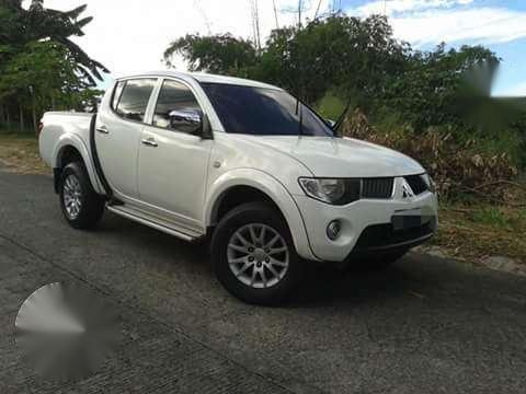 2009 Mitsubishi Strada Triton MT White For Sale 