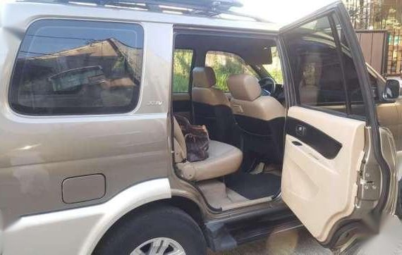 Isuzu Crosswind 2011 AT Gray SUV For Sale 