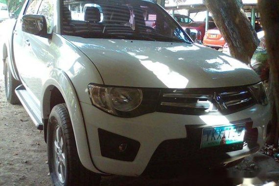 Well-maintained Mitsubishi Strada 2012 for sale