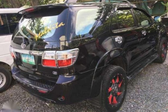 Toyota Fortuner 2011 Gas AT Black For Sale 
