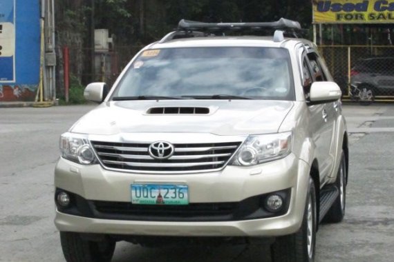 2013 Toyota Fortuner LIKE NEW FOR SALE