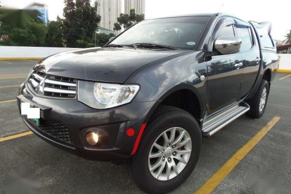 Rush sale Limited Loaded Mitsubishi Strada GLX V MT